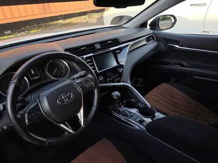 Toyota Camry 2021 года за 13 500 000 тг. в Караганда – фото 80