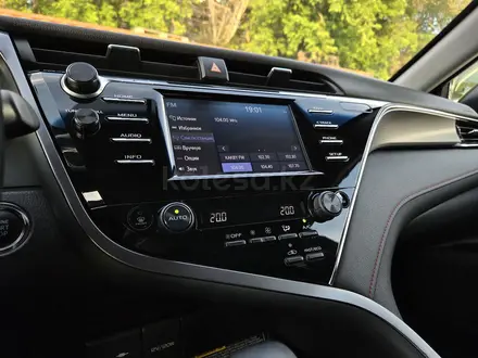 Toyota Camry 2021 года за 13 500 000 тг. в Караганда – фото 84