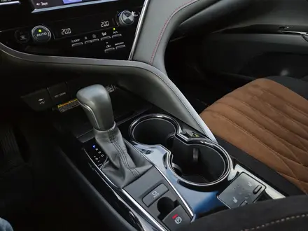 Toyota Camry 2021 года за 13 500 000 тг. в Караганда – фото 87