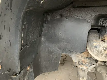 Пыльники на арки, боковая грязезащита двигателя На Mitsubishi Delica. за 12 000 тг. в Алматы