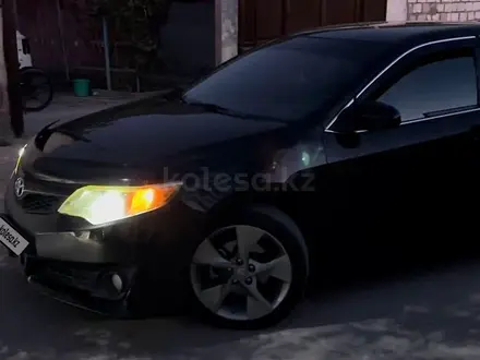 Toyota Camry 2013 года за 7 500 000 тг. в Жанаозен – фото 2