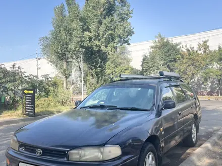 Toyota Camry 1995 года за 1 300 000 тг. в Алматы – фото 2