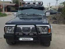 Nissan Patrol, 1992