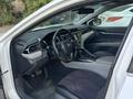 Toyota Camry 2020 года за 12 000 000 тг. в Шу – фото 3