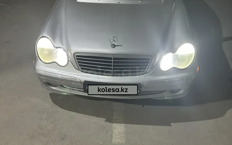 Mercedes-Benz C 200 2004 года за 4 500 000 тг. в Актау