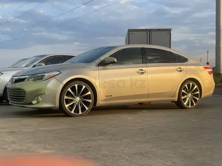 Toyota Avalon 2015 года за 7 000 000 тг. в Атырау