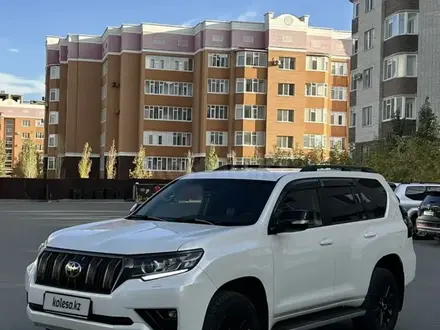 Toyota Land Cruiser Prado 2021 года за 27 000 000 тг. в Актобе