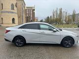 Hyundai Elantra 2023 годаfor11 300 000 тг. в Актобе – фото 4