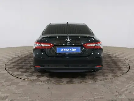 Toyota Camry 2020 года за 9 190 000 тг. в Шымкент – фото 6
