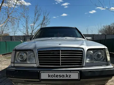 Mercedes-Benz E 220 1993 года за 1 700 000 тг. в Жезказган – фото 2