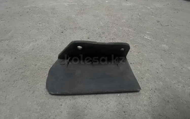 Оригинальный передний правый брызговик подкрыльника Toyota Corolla Е150 за 5 000 тг. в Алматы