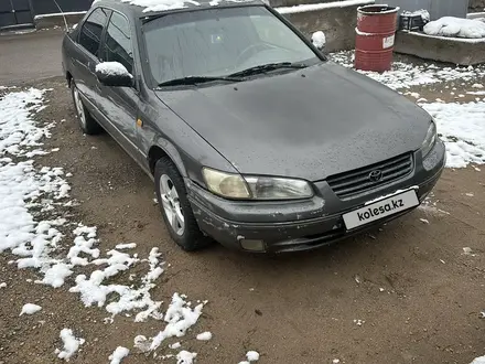 Toyota Camry 1998 года за 2 300 000 тг. в Алматы – фото 8