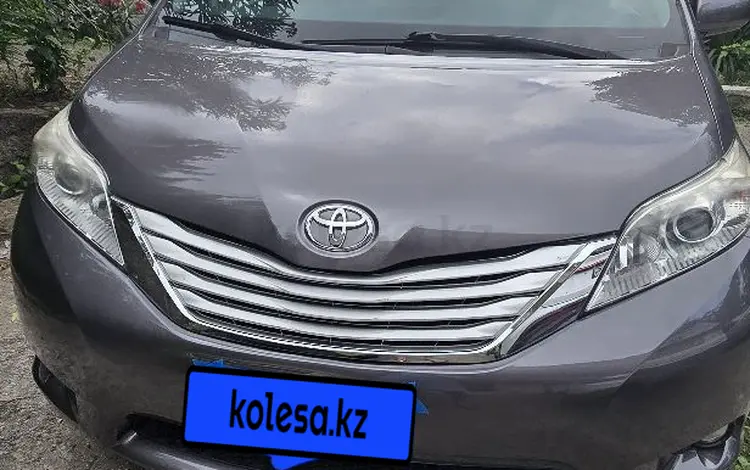 Toyota Sienna 2015 годаүшін10 200 000 тг. в Актобе