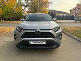 Toyota RAV4 2019 года за 14 000 000 тг. в Уральск – фото 4