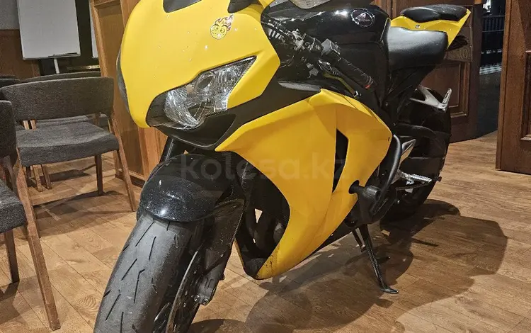 Honda  CBR 1000 RR/RA Fireblade 2008 годаүшін4 000 000 тг. в Алматы