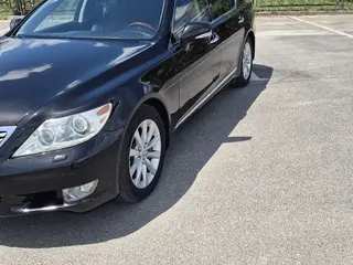 Lexus LS 460