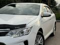 Toyota Camry 2015 года за 11 800 000 тг. в Алматы – фото 3