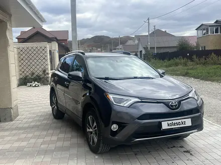 Toyota RAV4 2018 года за 13 200 000 тг. в Усть-Каменогорск – фото 4