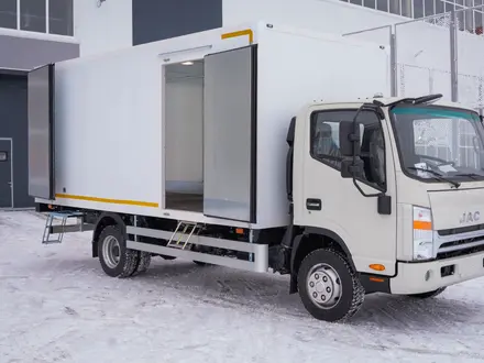 JAC  N90 Изотермический фургон 2024 года за 21 200 000 тг. в Алматы – фото 2
