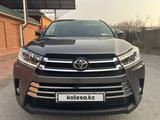 Toyota Highlander 2018 года за 17 500 000 тг. в Астана