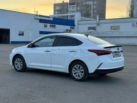 Hyundai Accent 2021 года за 7 350 000 тг. в Рудный – фото 4