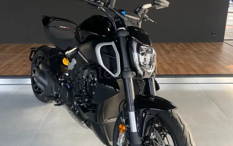 Ducati  Ducati Diavel V4 2024 года за 16 990 000 тг. в Алматы