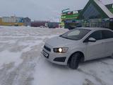 Chevrolet Aveo 2014 года за 2 900 000 тг. в Уральск – фото 2