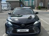 Toyota Camry 2019 года за 13 500 000 тг. в Атырау – фото 2