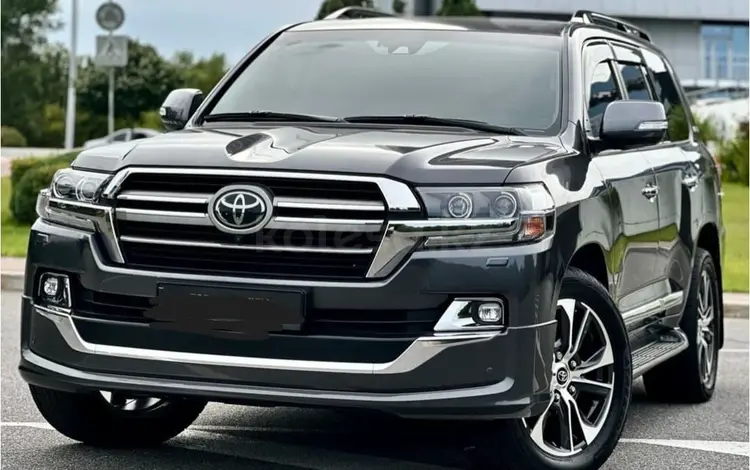 Toyota Land Cruiser 2017 года за 37 000 000 тг. в Алматы