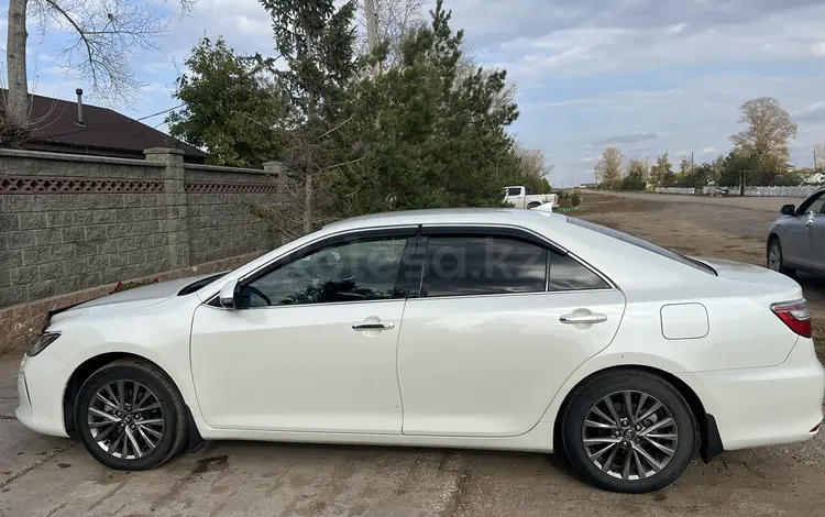 Toyota Camry 2017 годаfor10 500 000 тг. в Астана