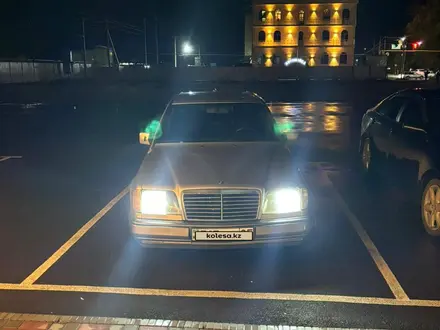 Mercedes-Benz E 280 1994 года за 2 600 000 тг. в Алматы – фото 2