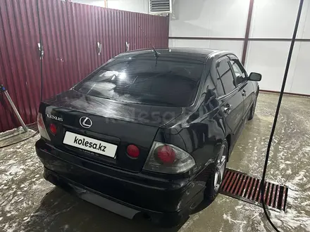 Lexus IS 200 2001 года за 3 900 000 тг. в Семей – фото 6