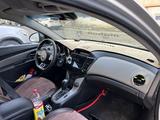 Chevrolet Cruze 2012 годаүшін2 200 000 тг. в Атырау – фото 2