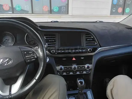 Hyundai Elantra 2018 года за 5 000 000 тг. в Актау – фото 7