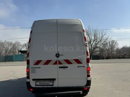 Mercedes-Benz Sprinter 2007 года за 10 000 000 тг. в Алматы – фото 12