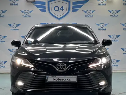 Toyota Camry 2018 года за 13 000 000 тг. в Астана