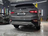 Hyundai Santa Fe 2019 годаfor13 500 000 тг. в Алматы