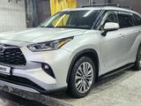 Toyota Highlander 2021 года за 35 000 000 тг. в Алматы