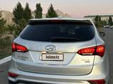 Hyundai Santa Fe 2017 годаүшін6 500 000 тг. в Уральск – фото 2