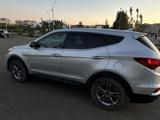 Hyundai Santa Fe 2017 годаүшін6 500 000 тг. в Уральск – фото 4