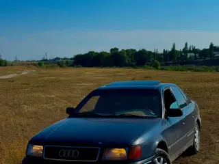 Audi 100