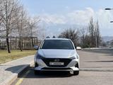 Hyundai Accent 2021 года за 7 950 000 тг. в Алматы – фото 2