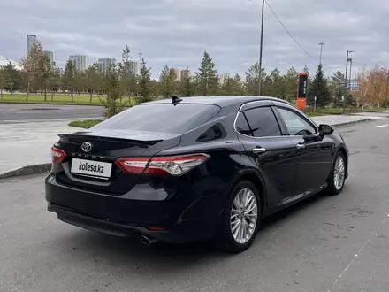 Toyota Camry 2019 года за 10 900 000 тг. в Астана – фото 6