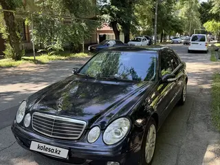 Mercedes-Benz E 320
