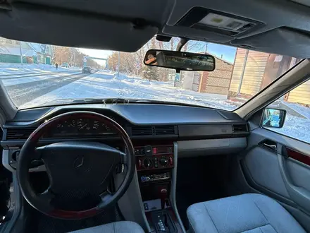 Mercedes-Benz E 220 1994 года за 2 200 000 тг. в Урджар – фото 13