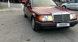 Mercedes-Benz E 230 1992 года за 2 700 000 тг. в Тараз – фото 2