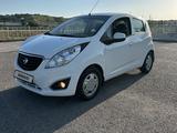 Chevrolet Spark 2017 года за 3 750 000 тг. в Шымкент – фото 2