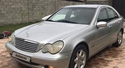 Mercedes-Benz C 240 2000 года за 2 900 000 тг. в Тараз – фото 2