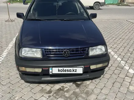 Volkswagen Vento 1993 года за 1 600 000 тг. в Шымкент – фото 4