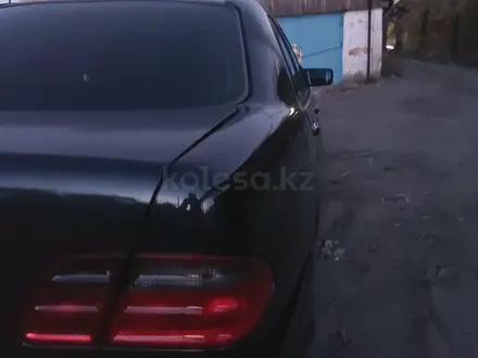 Mercedes-Benz E 240 2001 года за 1 700 000 тг. в Астана – фото 2